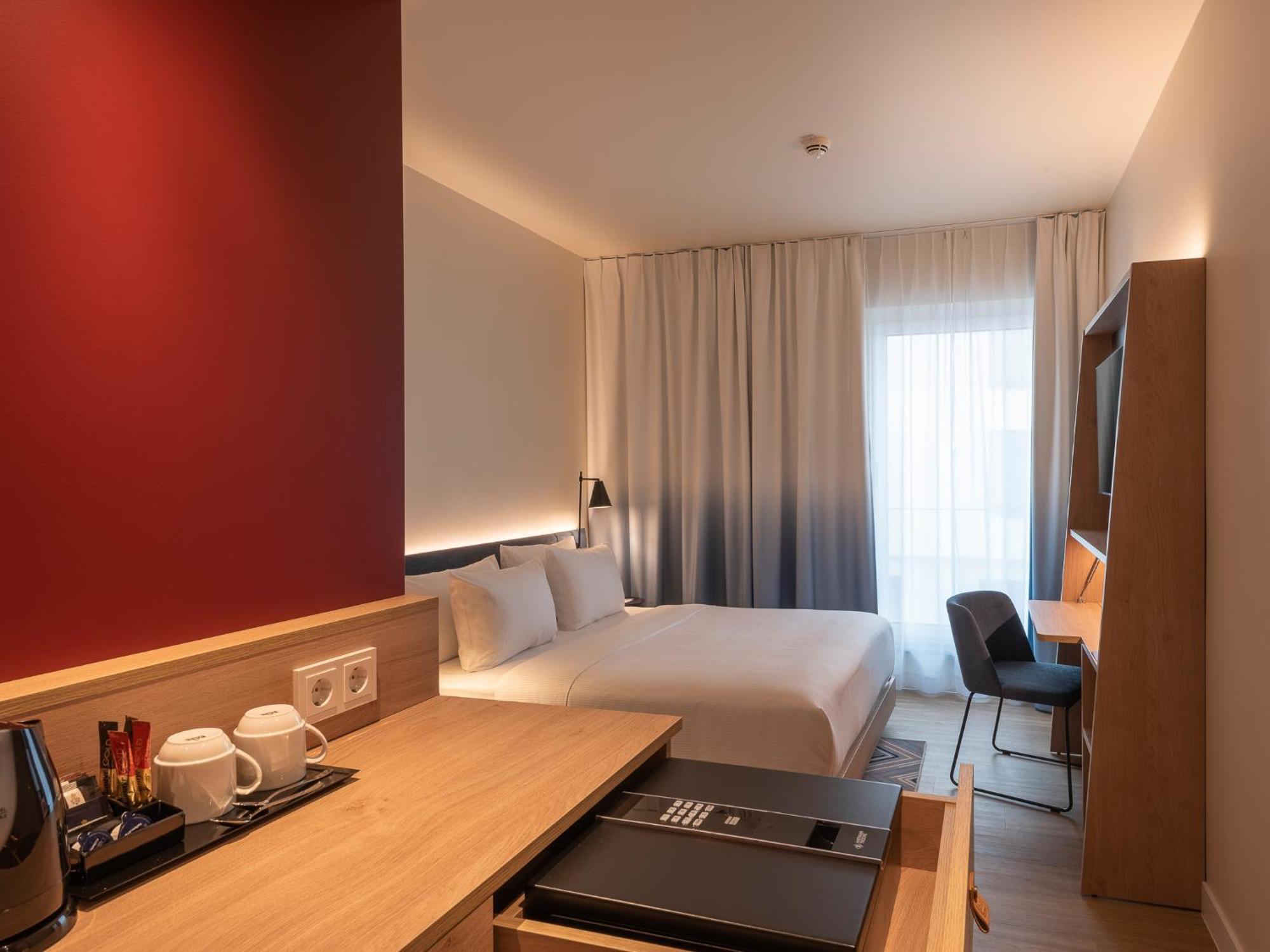 Hampton By Hilton Munich City North Exterior photo