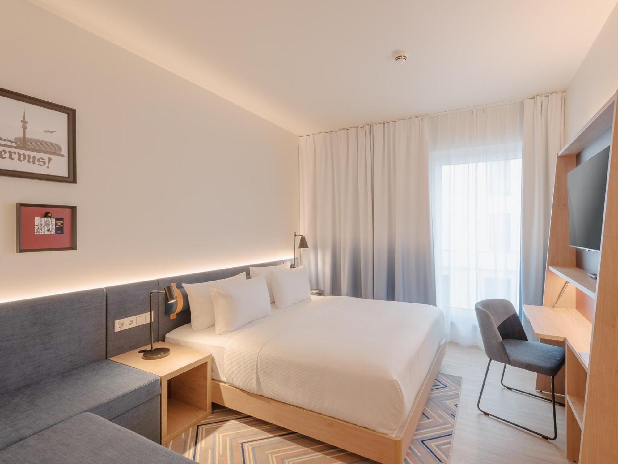 Hampton By Hilton Munich City North Exterior photo