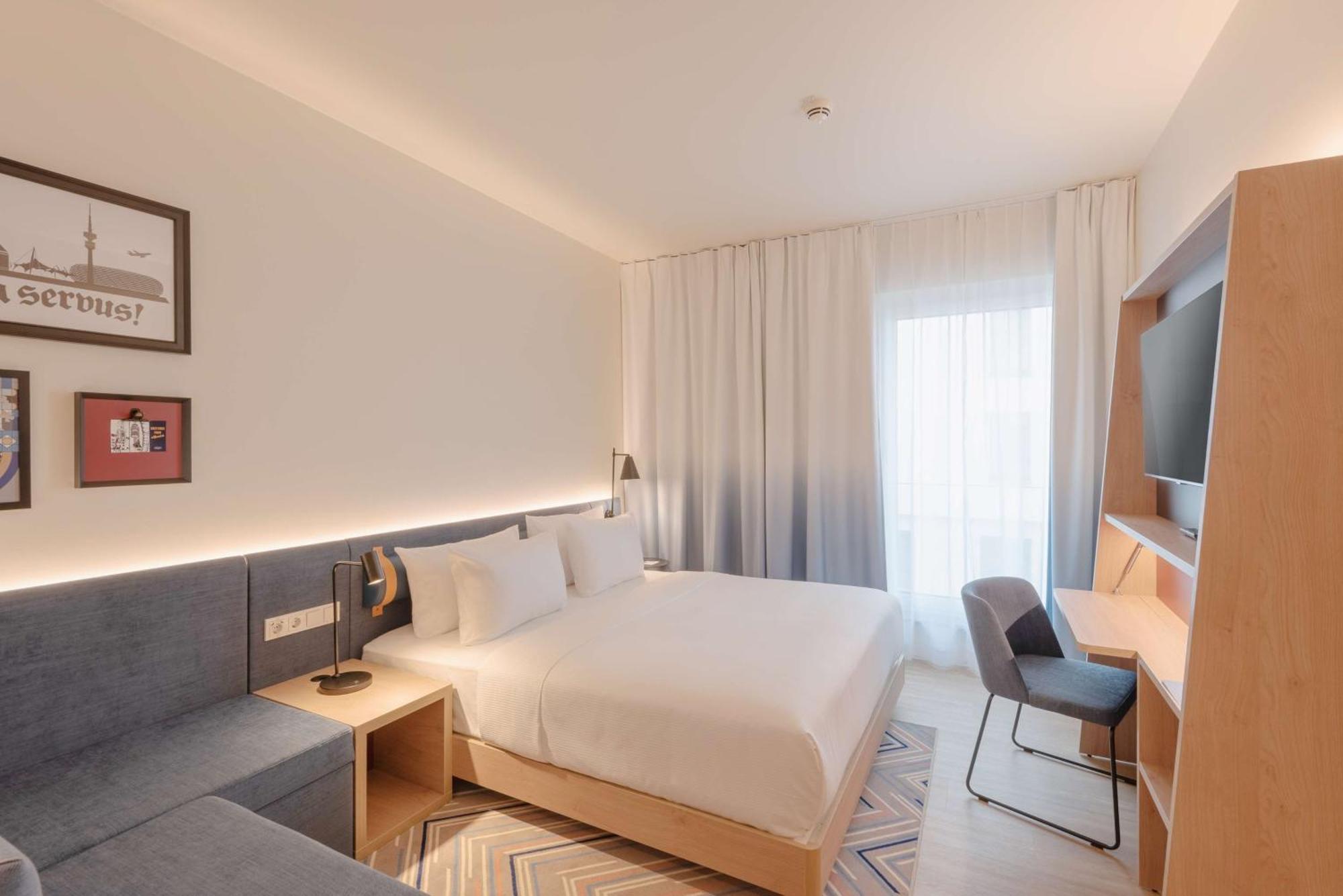 Hampton By Hilton Munich City North Exterior photo